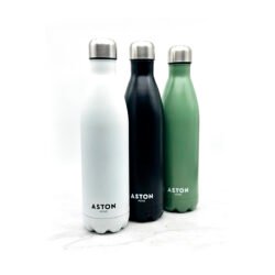 Botellas de acero en blanco, verde y negro, marca Aston sobre fondo blanco