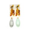 dos cucharas caladas de silicona color pastel para cocina con mango color madera sobre fondo blanco