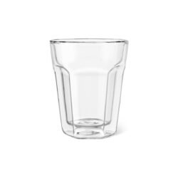 Vaso de café chico de doble vidrio sobre fondo blanco