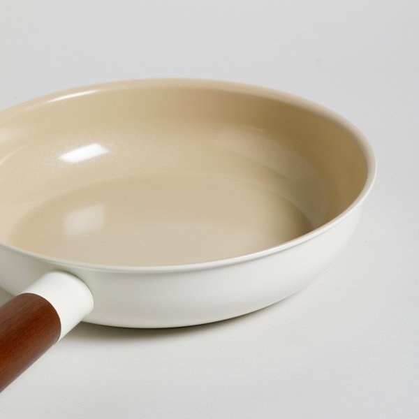 Sartén Lund Antihadherente con mango de madera 24 CM