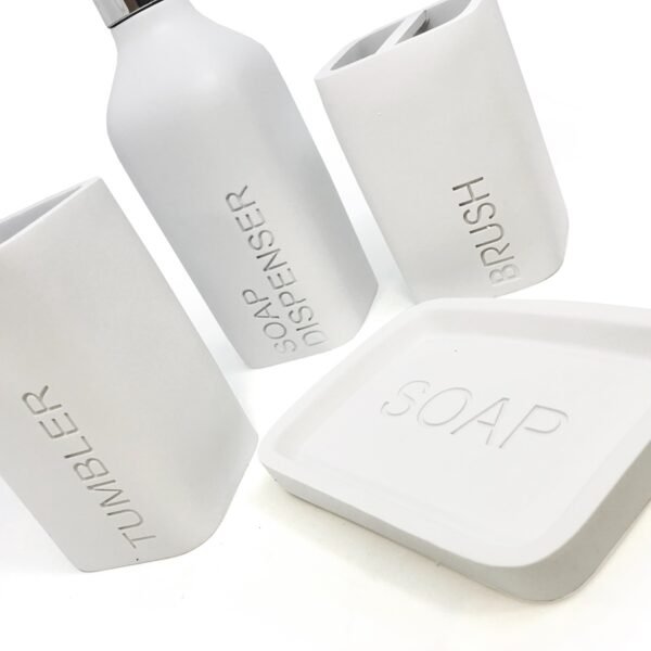 Set de baño 4 piezas resina vaso cepillo jabonera color blanco