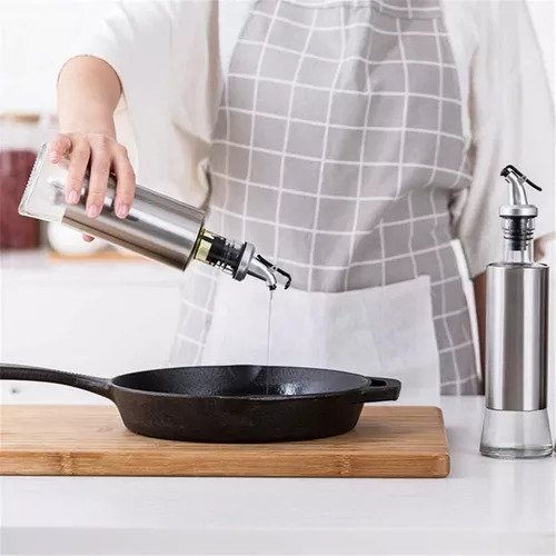 Aceitera vinagrera de vidrio y acero con pico 350ml