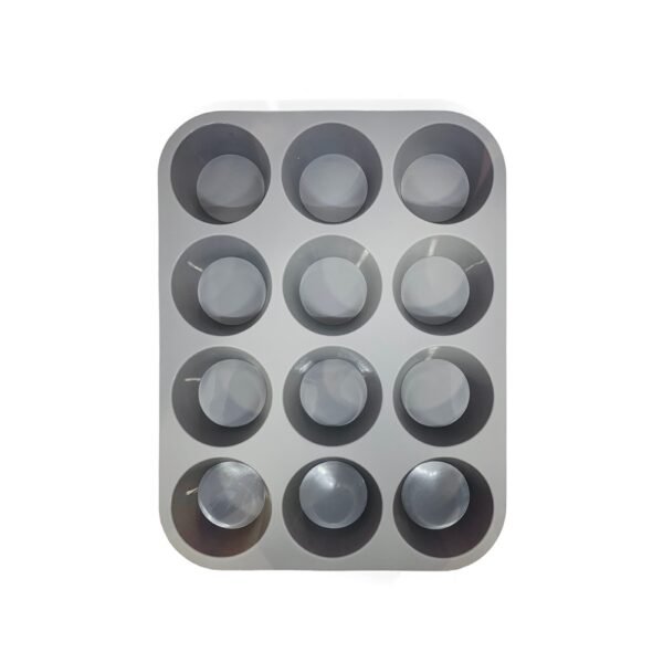 molde para 12 muffins silicona color gris con fondo blanco