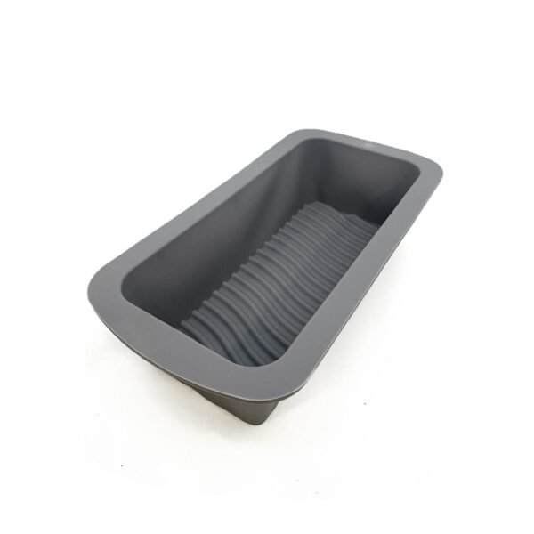 molde budinera silicona color gris con fondo blanco