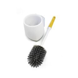 Escobilla de silicona con mango de bamboo con fondo blanco