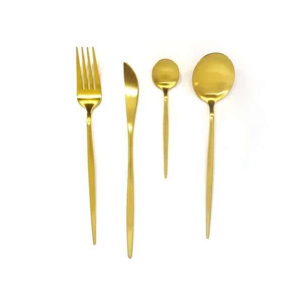 set x16 cubiertos dorados con fondo blanco