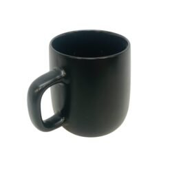 taza jarro mug negro con fondo blanco