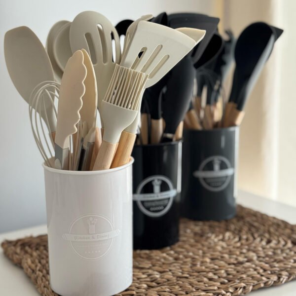 Set x11u utensilios con mango de madera y punta de silicona color
