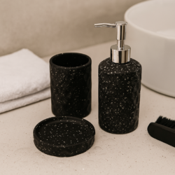 juego de baño de 3 pizas color negro sobre mesada de baño