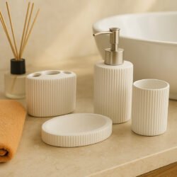 set de baño 4 piezas blanco con fondo blanco