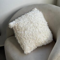 almohadon blanco bucle
